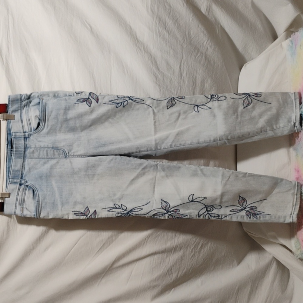 (D-2) SALE! FDA French Dressing Embroidered Jeans W Colorful Leaves Sz.10